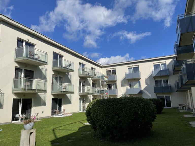 Milchglas-Sichtschutzfolien für Balkone 4