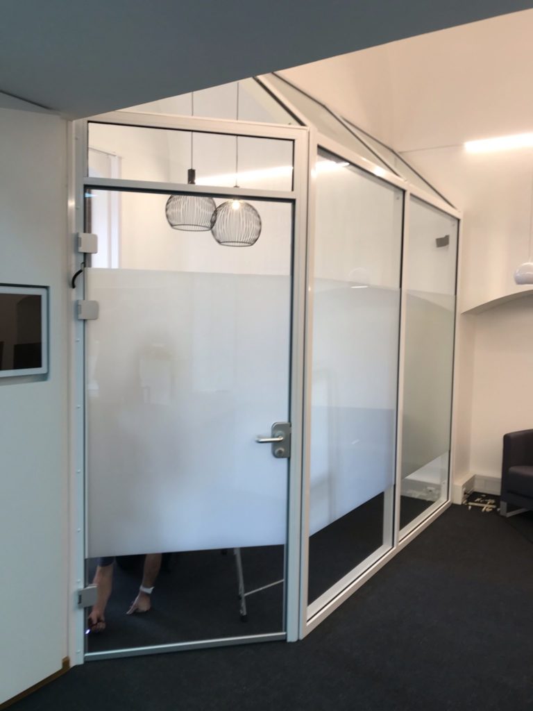 Schaltbare Sichtschutzfolie fuer die Universitaet Passau DiLab 2