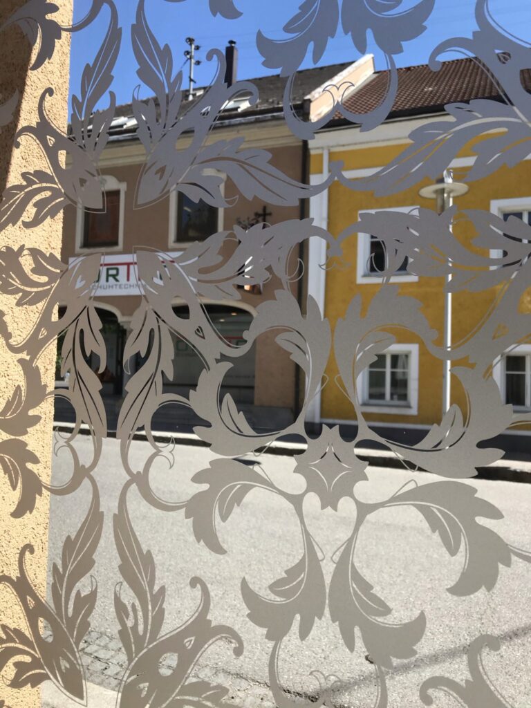 Sichtschutzfolie mit Ornamenten 1