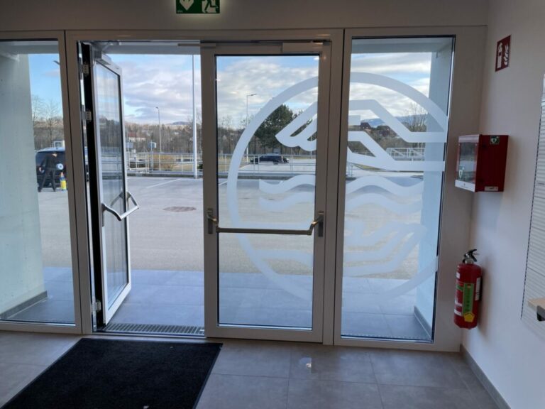 Sichtschutzfolien – Anlaufschutz – Glastrenwände 7