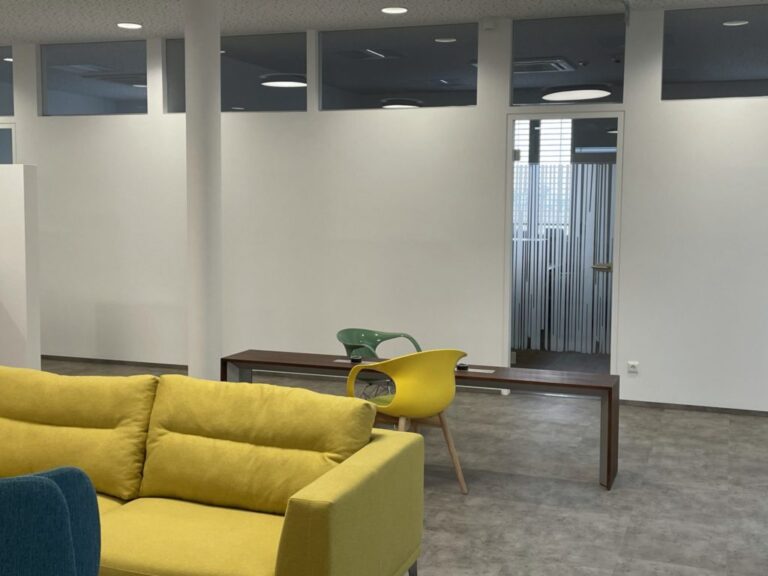 Sichtschutzfolien – Beschriftung Büro 8