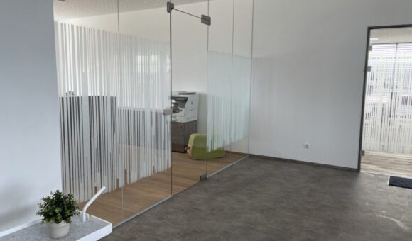 Sichtschutzfolien – Beschriftung Buero 9