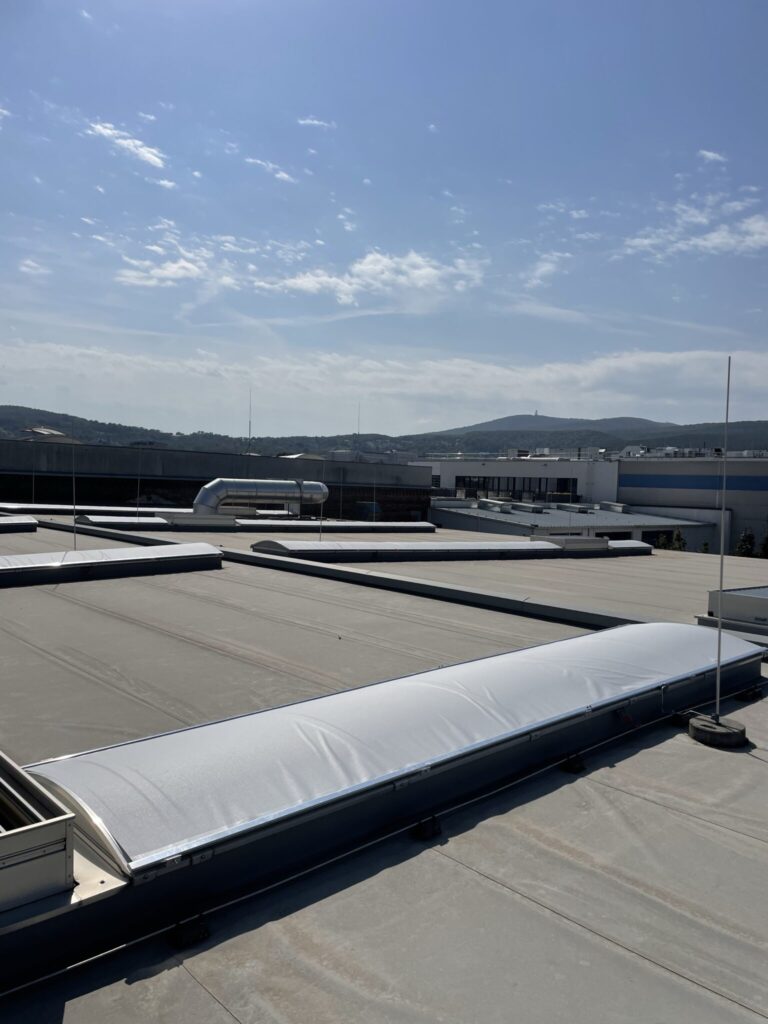 Sonnenschutz-Lichtkuppeln-Dach 1