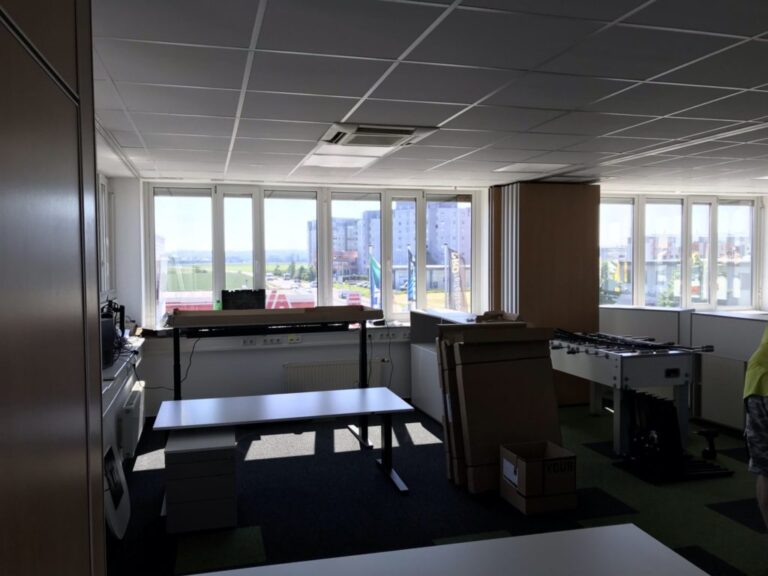 Sonnenschutzfolien Firmengebäude Asten 2